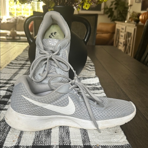 Nike Women's Light Gray Sneakers - Picture 1 of 3